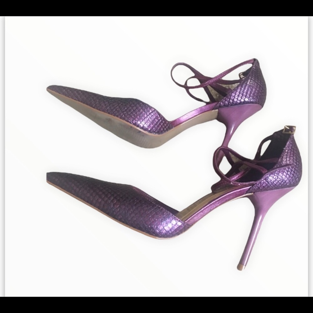 Carlos Santana Iridescent Purple Snake-Embossed Pointed-Toe Heels - Picture 3 of 11